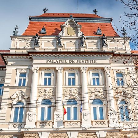 Cadoro City Center Apartments Oradea Εξωτερικό φωτογραφία