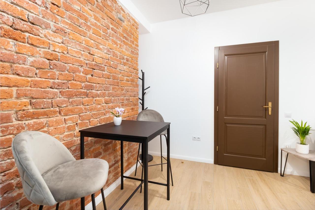 Cadoro City Center Apartments Oradea Εξωτερικό φωτογραφία